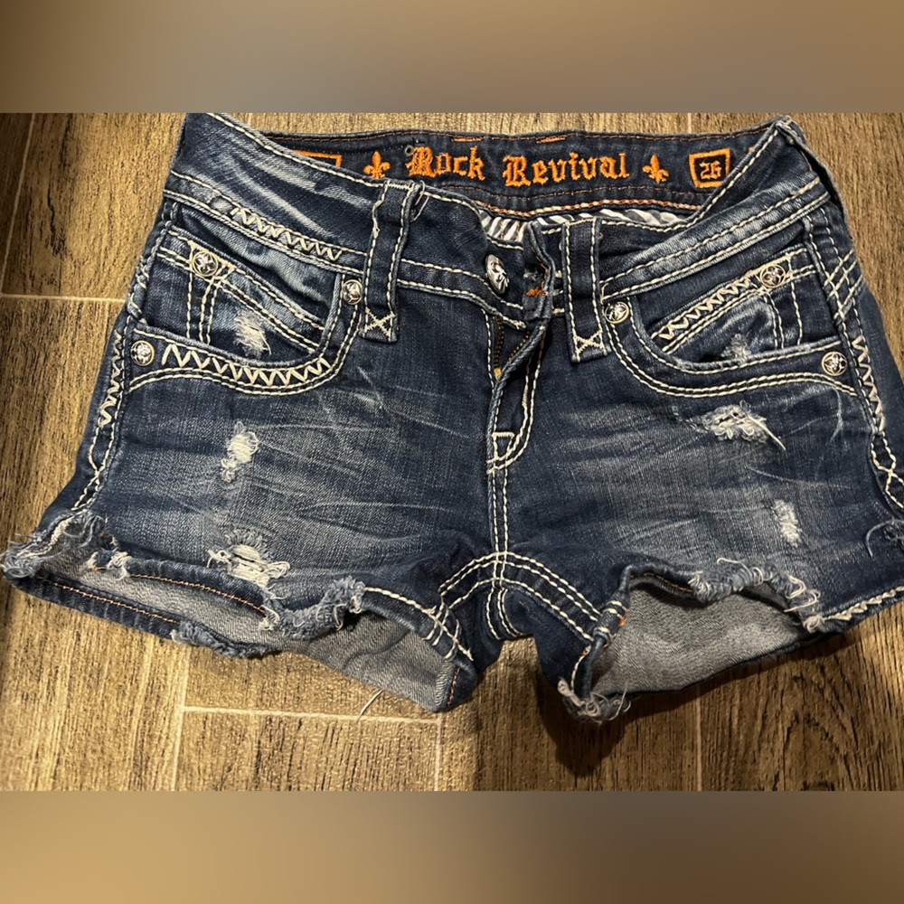 Rock revival shorts size 26